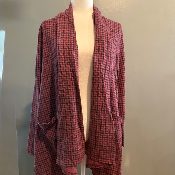 *GENTLY WORN* Cuddl Duds Women's Size 1X Houndstooth Cozy Cardigan - Picture 1 of 5